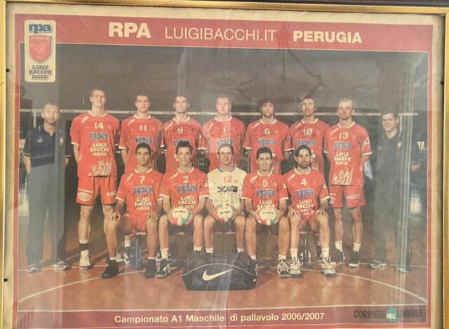 داستان "دست الله" در ایتالیا؛ مردی با کفش شماره ۵۰ که والیبالیست شد!