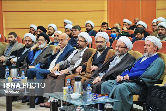 فرمایشات مقام معظم رهبری درباره حجاب نصبالعین است