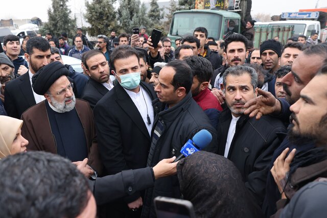 گفتگوی رئیس جمهور با کامیونداران پایانه باربری بهارستان