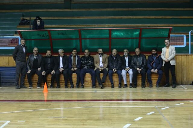 مربیان قمی در آستانه دیدار بزرگ آنا صنعت، به آنها روحیه دادند