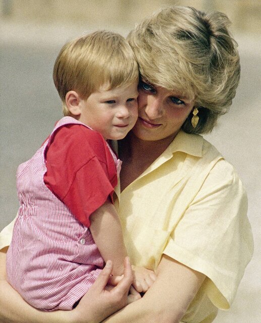 مهمترین افشاگریهای شاهزاده در کتاب خاطراتش