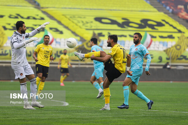 تصاویر برتر هفته پانزدهم لیگ برتر؛ زبان سرخ!