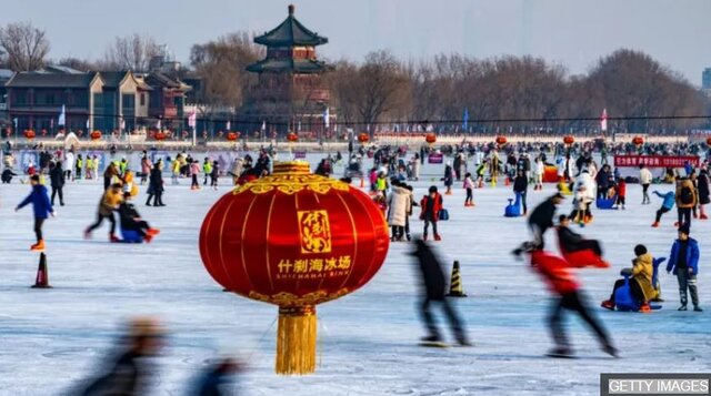 عکس: گتی ایمجز واکنش عجیب جوانان چینی به لغو محدودیتهای کرونایی