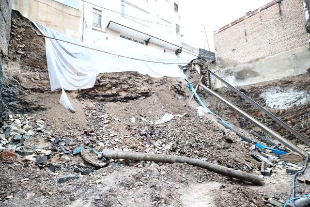 عکس: تزیینی گوبرداری باز حادثه آفرید/ نجات ۴ نفر از زیر آوار در یافت آباد