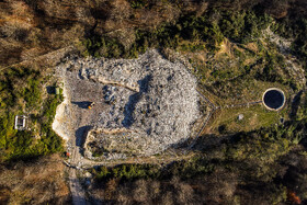 دپوی زباله در دل جنگلهای هیرکانی منطقه «چندلا»، در جاده «بهمنان» در شهر «زیراب» استان مازندران