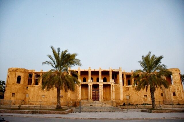 مُلکِ مَلِک آباد میشود