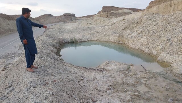 شکستگی خط انتقال آب از سد زیردان چابهار به ۴۰۰ روستای پایین دست، به ۲ ماه رسید