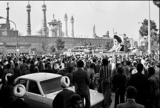 سونامی قم علیه گستاخی پهلویِ پسر