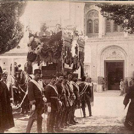 تصویری از خاکسپاری ناصرالدینشاه در دوران سلطنت قاجار قجریها بعد از فوت هر شخص چه کارهایی انجام میدادند؟