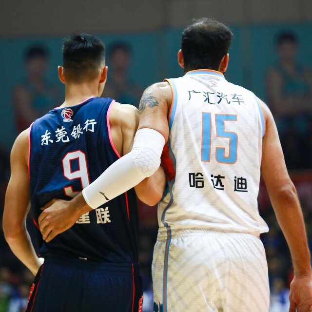واکنش احساسی اسطوره بسکتبال چین به مصدومیت حدادی + عکس