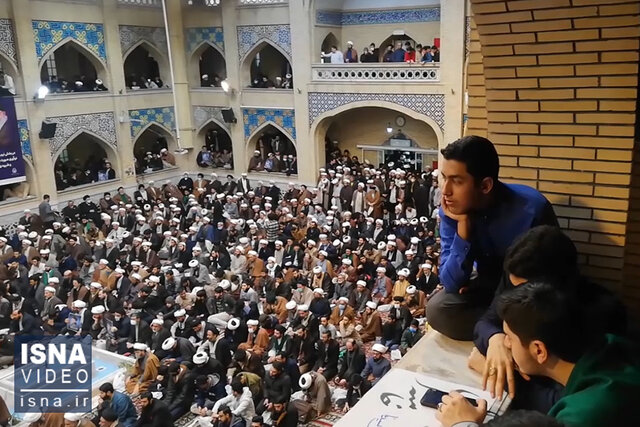 ویدئو / تجمع روحانیون مشهد در اعتراض به هتاکی نشریه فرانسوی ویدئو / تجمع روحانیون مشهد در اعتراض به هتاکی نشریه فرانسوی