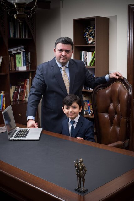 ما شاه ایرانیم؛ تحویلمان بگیرد!