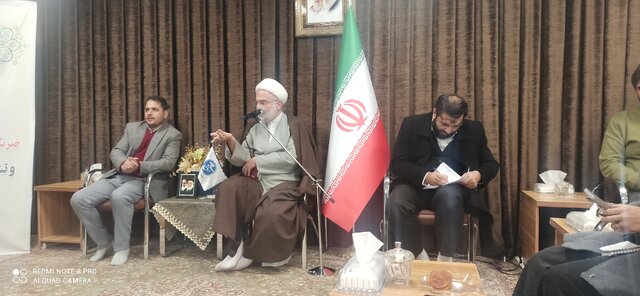 کیفیت، عامل مرجعیت رسانه های رسمی است