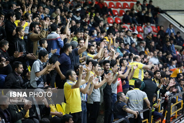 برد شهداب یزد در خانه/سنگ تمام هواداران یزدی برای نماینده مریوان