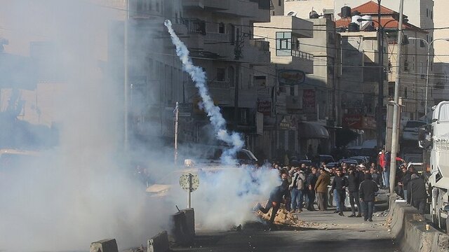شهادت یک پدر فلسطینی هنگام بازداشت پسرش در اردوگاه قلندیا شهادت یک پدر فلسطینی هنگام بازداشت پسرش در اردوگاه قلندیا