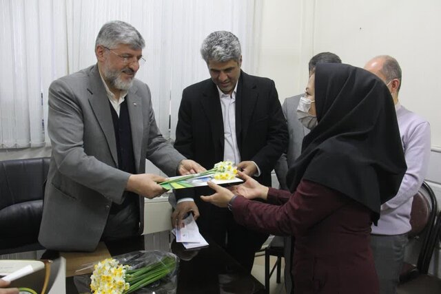 تجلیل از بانوان اداره کل ورزش و جوانان یزد با حضور معاون وزیر ورزش و جوانان