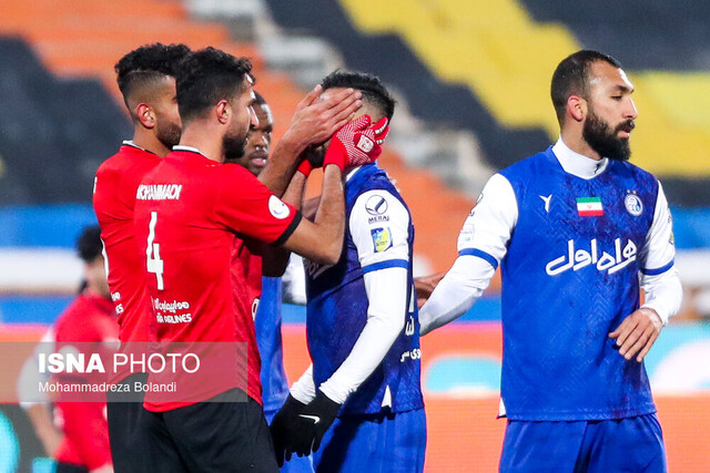 تصاویر منتخب یکشانزدهم نهایی جام حذفی فوتبال/ جنگ و صلح