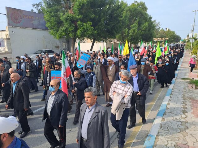 راهپیمایی نمازگزارن بوشهری در محکومیت اقدام نشریه فرانسوی
