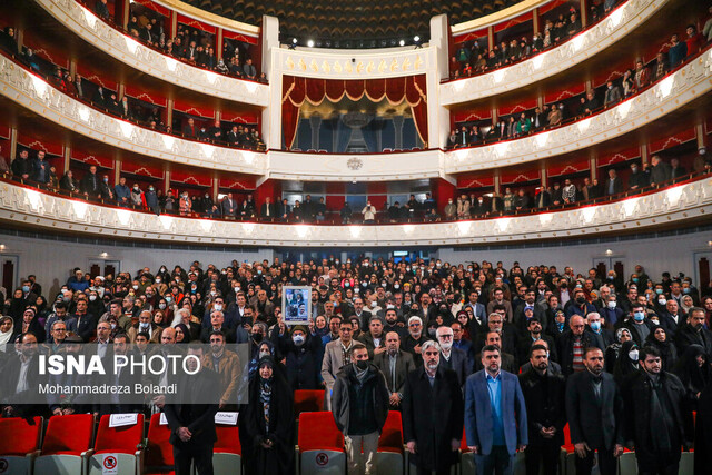 اوج فرهیختگی و نخبگی جوانان را با جشنواره‌ها به رخ جهانیان خواهیم کشید