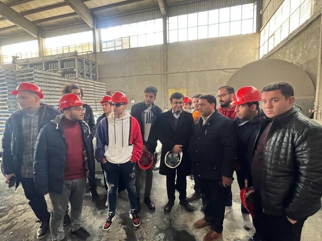 بازدید دانشجویی از کارخانه تولید بتن و قطعات پیشساخته