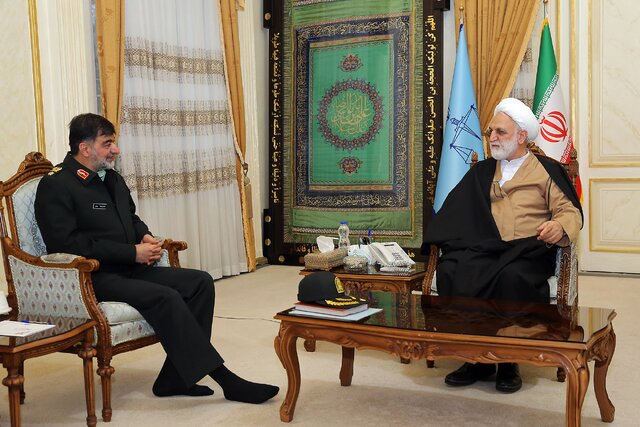 اعدام «اکبری»/ تکذیب آزادی «طبری»/آزادی «مهدی هاشمی»/ دستور جلب «ظریف»