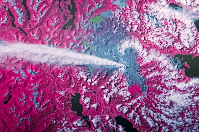 نگاهی به آلبوم تصاویر شگفت انگیز قدیمیترین فضانورد فعال ناسا