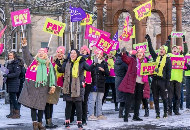 ادامه اعتراض معلمانِ انگلیس و ولز به دستمزدهای پایین