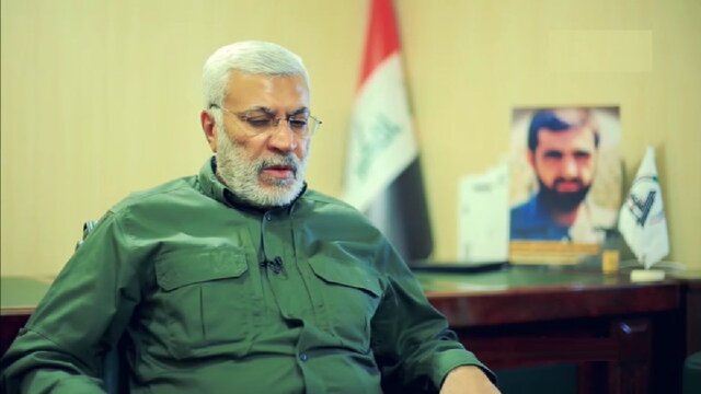 تصویر شهید دقایقی در کنار شهید ابومهدی المهندس یک عکس و هزاران حرف