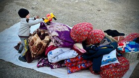 سپری شدن دیشب اهالی خوی در خیابان زیر دمای صفر درجه/ زلزله زدگان نیازمند کمک فوری