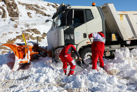 امدادرسانی هلال احمر به بیش از ۳۱۰۰ نفر در برف، کولاک و آبگرفتگی