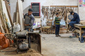 اکثر خانواده‌های روستای عطاآباد در کارگاه‌های تولید مبل مشغول به کار هستند. 

