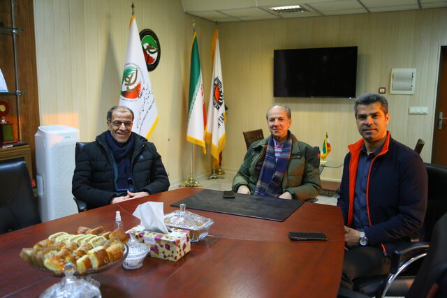 حضور خسرویوفا در فدراسیون تکواندو پس از انتقاد ساعی از سجادی حضور خسرویوفا در فدراسیون تکواندو پس از انتقاد ساعی از سجادی