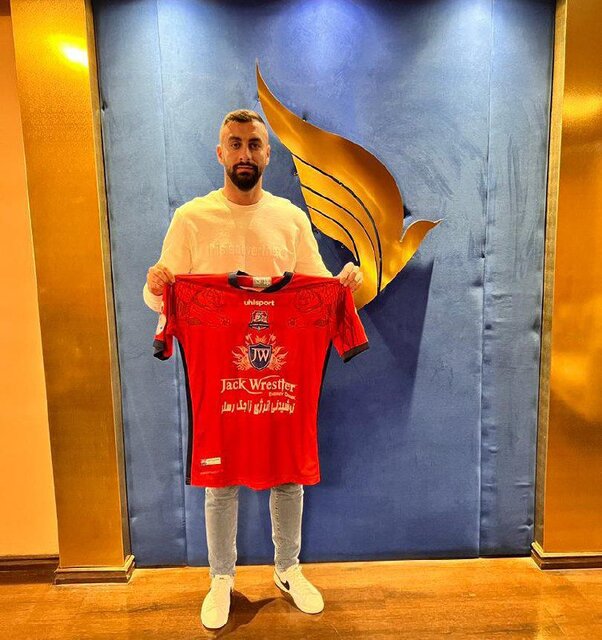 نساجی مدافع سپاهان را جذب کرد