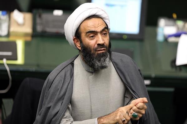 نقدعلی: در اختصاص ارز مسافرتی تجدیدنظر شود نقدعلی: در اختصاص ارز مسافرتی تجدیدنظر شود