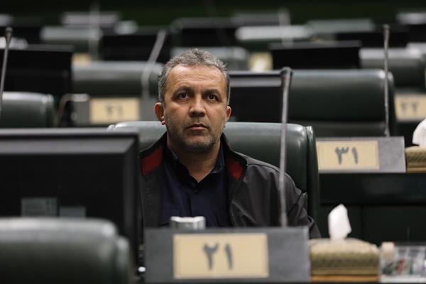 محمدمهدی فروردین رییس فراکسیون ورزش مجلس حمایت فراکسیون ورزش از تصمیم فدراسیون فوتبال برای تعیین سقف قراردادهای باشگاهها