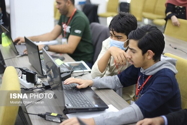 عکس تزئینی است برگزیدگان رویداد بازیسازی رایانهای تقدیر شدند