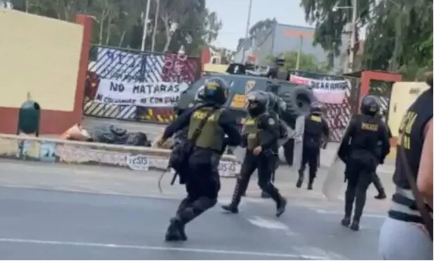 هشتمین هفته اعتراضات؛ ادامه بحران سیاسی پرو و کشته شدن یک معترض دیگر هشتمین هفته اعتراضات؛ ادامه بحران سیاسی پرو و کشته شدن یک معترض دیگر