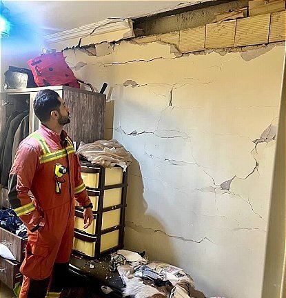  تخریب بخش‌هایی از یک آپارتمان در تهران به دلیل انفجار اسپری فندک
