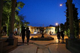 ساعت آفتابی واقع در میدان جلفا، اثری از ایرج صفایی کارشناس رصدخانه دانشگاه کاشان