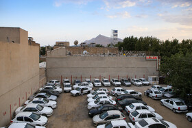 پارکینگ مجاور کلیسای «گئورگ» واقع در خیابان حکیم نظامی در محله جلفای اصفهان.