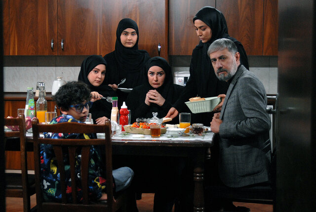 نعیمه نظام دوست: لطفا ناراحت نشویم!