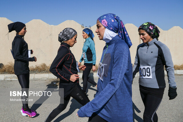 اولین دوره مسابقات دو صحرانوردی قهرمانی کارگران بانوان کشور در مشهد