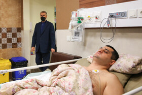  در پی حمله مسلحانه به سفارت آذربایجان در تهرانحسین امیر عبداللهیان از مجروحان این حادثه در بیمارستان‌ شهدای تجریش تهران عیادت کرد. در حمله یک نفر کشته و دو نفر مجروح شدند.  