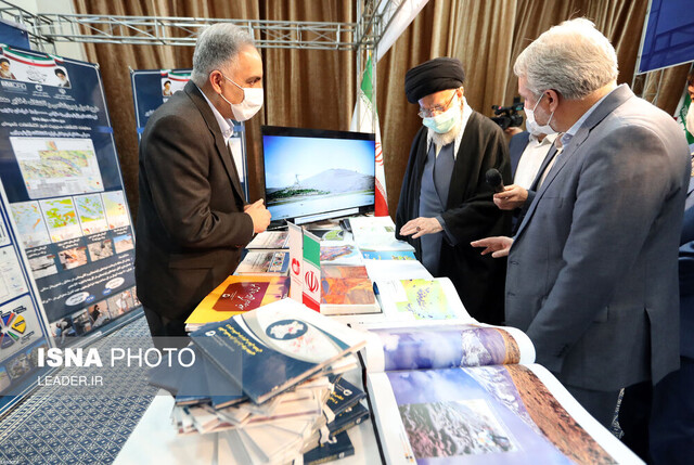عرض اندام صنعتیها و دانش بنیانها در نمایشگاه توانمندیهای تولید داخلی