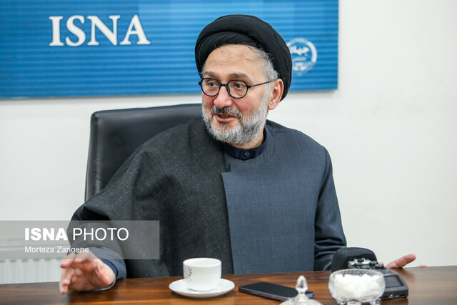 سیاستمداری که رُماننویس شد! / مسائل روحانیت به روایت ابطحی