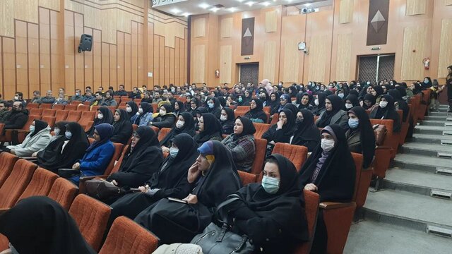 خضریان: زن با حجاب میتواند در همه عرصههای اجتماعی نقش آفرینی کند