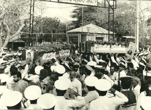 تشییع پیکرهای مطهر شهید کاظم شیروانی و شهید علیرضا ولی پور از شهدای عزیز ناوچه موشک اندازجوشن، در محل پایگاه  نیروی دریایی بوشهر.