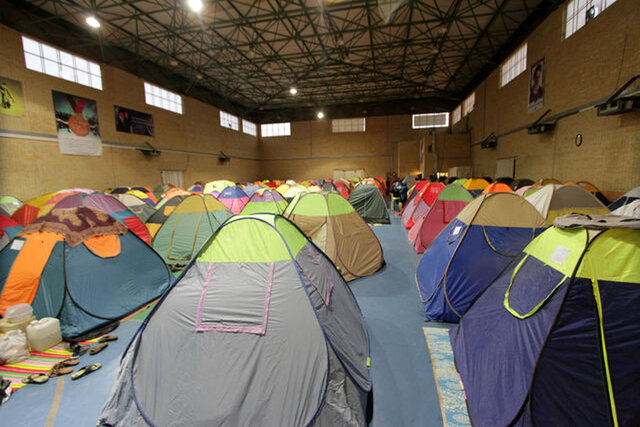 عکس تزیینی است اماکن ورزشی خوی برای اسکان زلزله زدگان آماده شده است