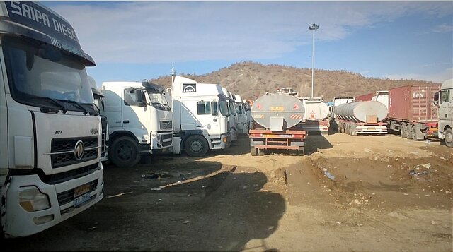 سرگردانی 154 تانکر سوخت در مرز باشماق /بحران در کمین تانکرهای حامل سوخت است