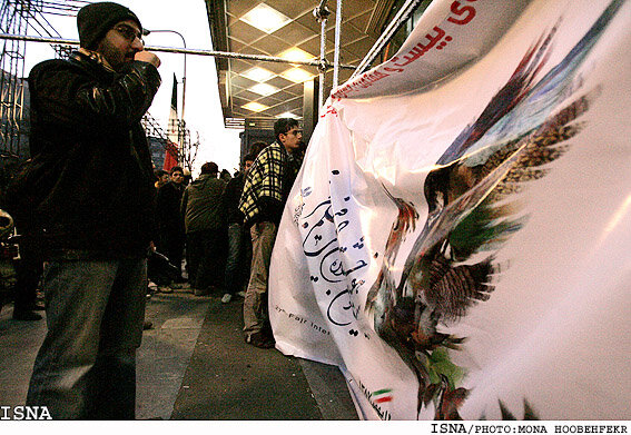 پیش فروش بلیت، ساعت ۶:۳۰ هفتم بهمن سال ۱۳۸۷ مردم ۵ صبح برای جشنواره صف کشیدند!